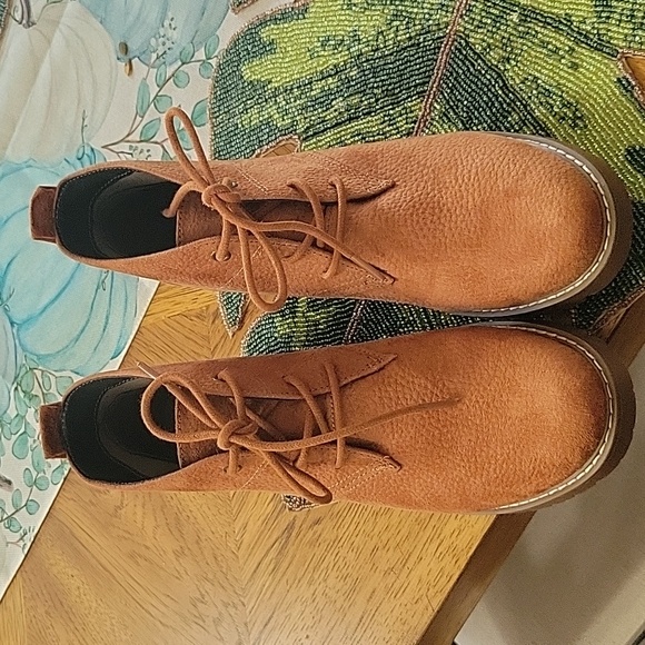 New without box sonoma heeled camel booties size 11M - Picture 2 of 7